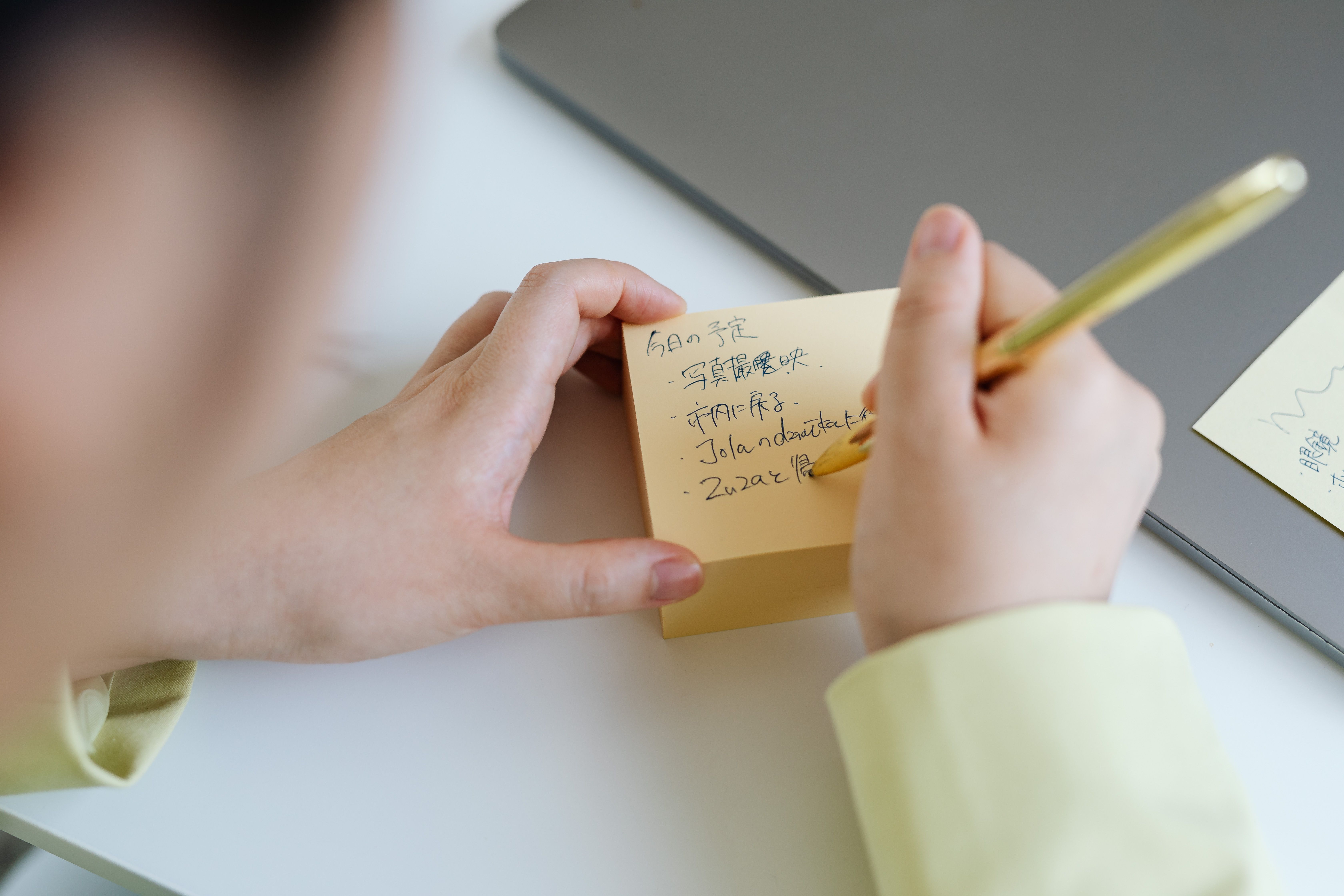 Come Usare l'AI per Creare Note Interne dalle Conversazioni dei Ticket di Assistenza