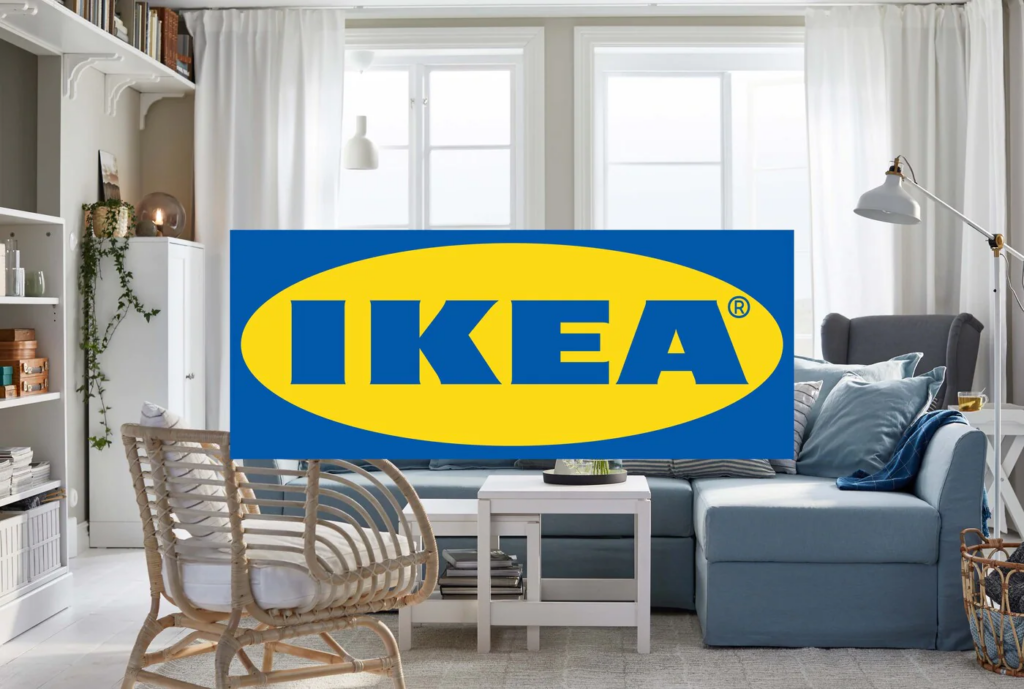 Immagine del logo di Ikea che mostra anche i loro mobili