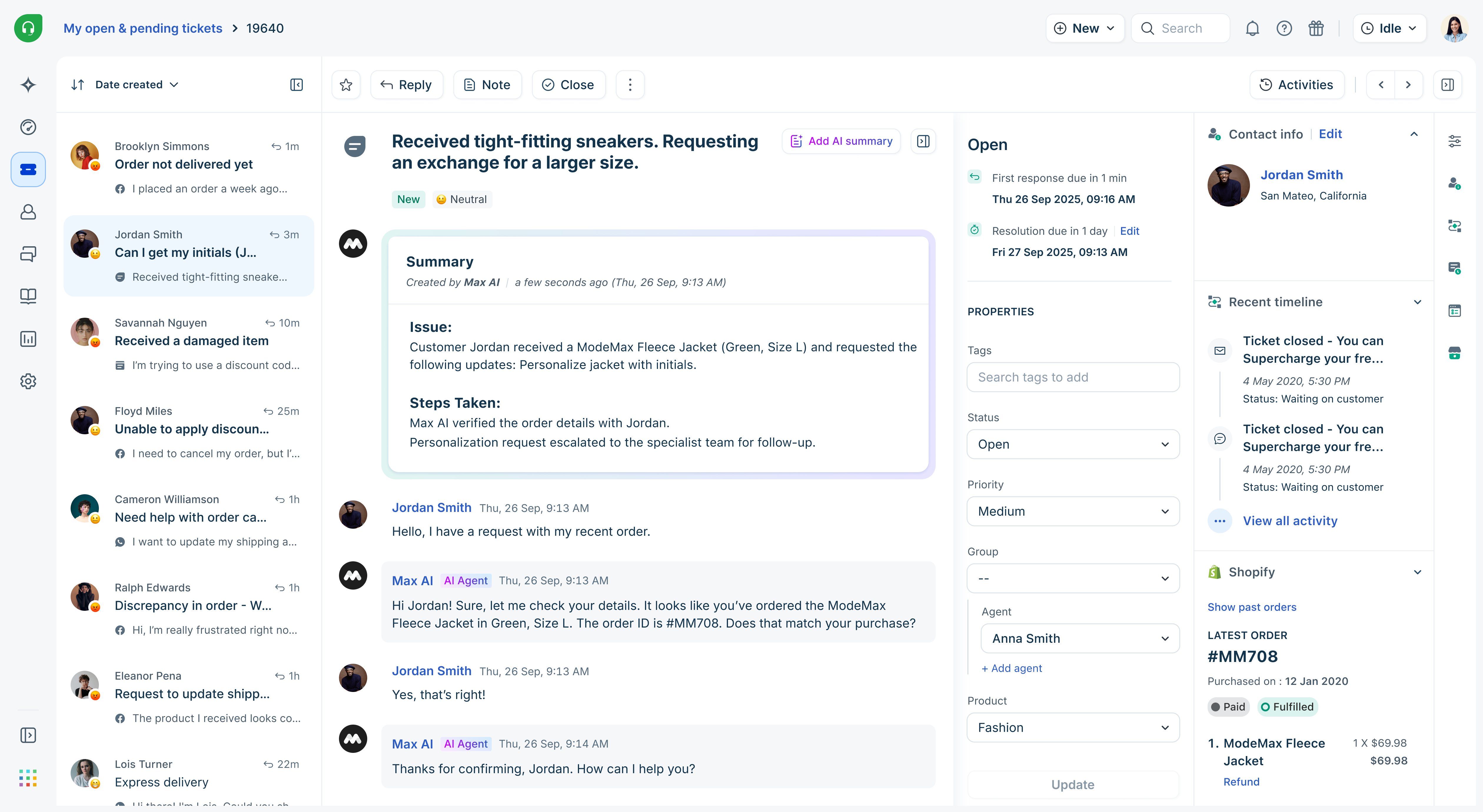 Vista elenco ticket Freshdesk con colonne di priorità e stato