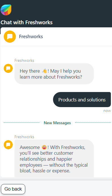 L'immagine mostra una conversazione tra un cliente e un chatbot in Freshdesk