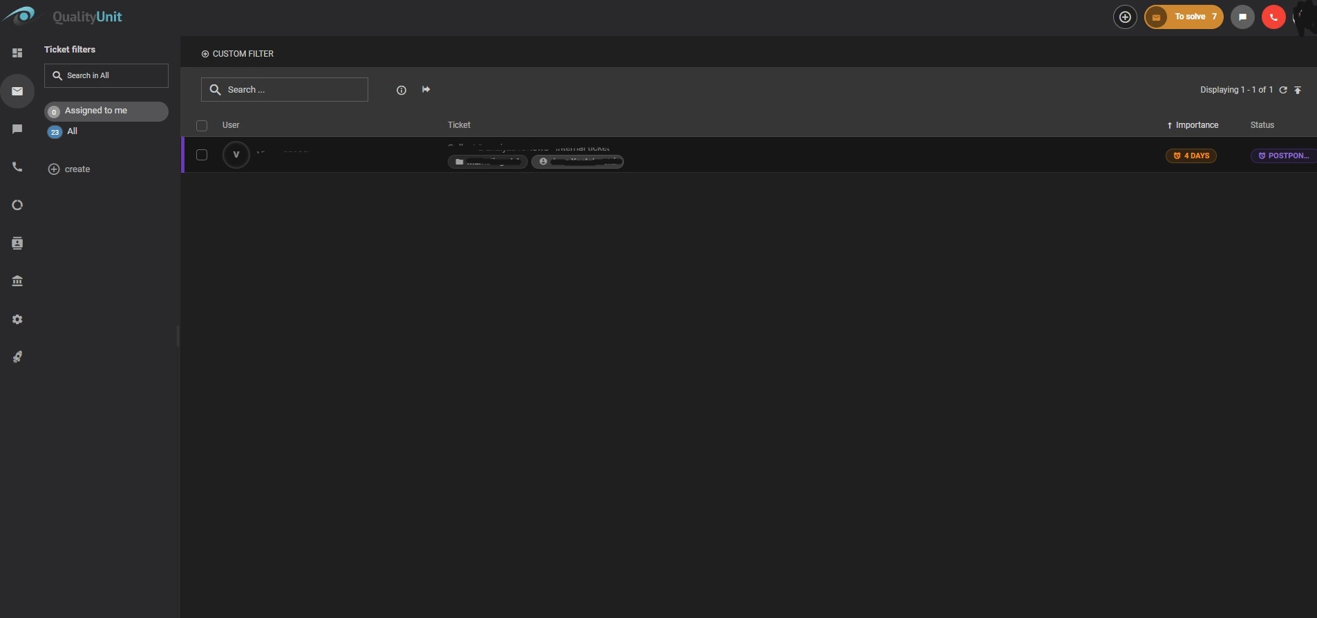 Interfaccia del tema blu scuro di LiveAgent