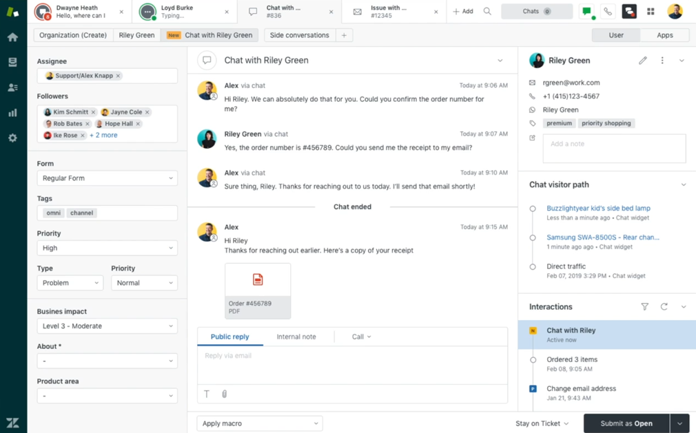 Area di lavoro dell'agente Zendesk che mostra una conversazione chat unificata con profilo cliente e cronologia interazioni nel 2026