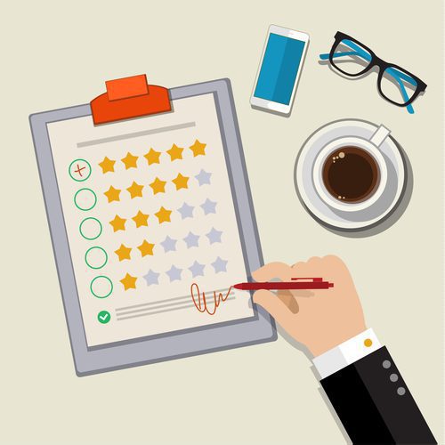 Illustrazione di feedback del cliente - Mano che controlla il segno di eccellenza in un sondaggio