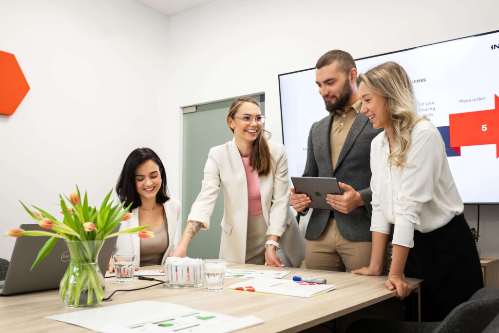 Il team di supporto clienti di INNPRO in riunione